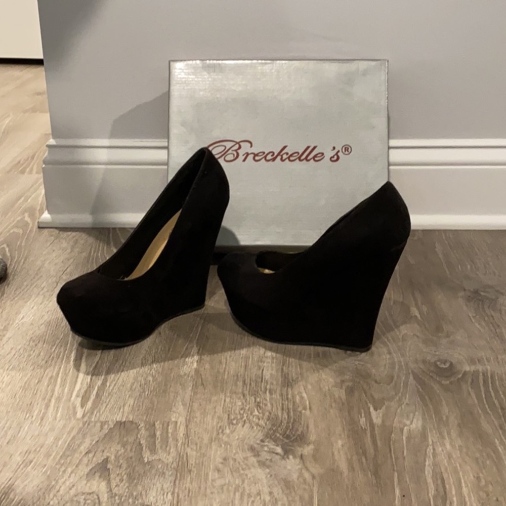Women’s wedge shoe